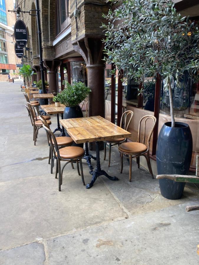 Entire Boat At St Katherine Docks 2 Available Select Using Options Botel Londen