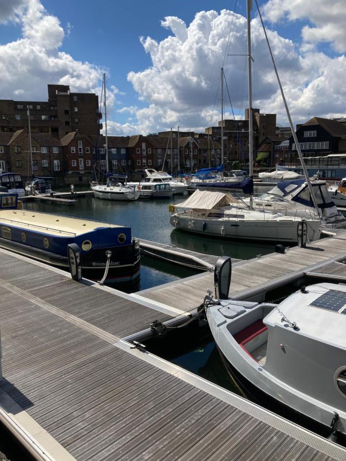 Entire Boat At St Katherine Docks 2 Available Select Using Options Botel *