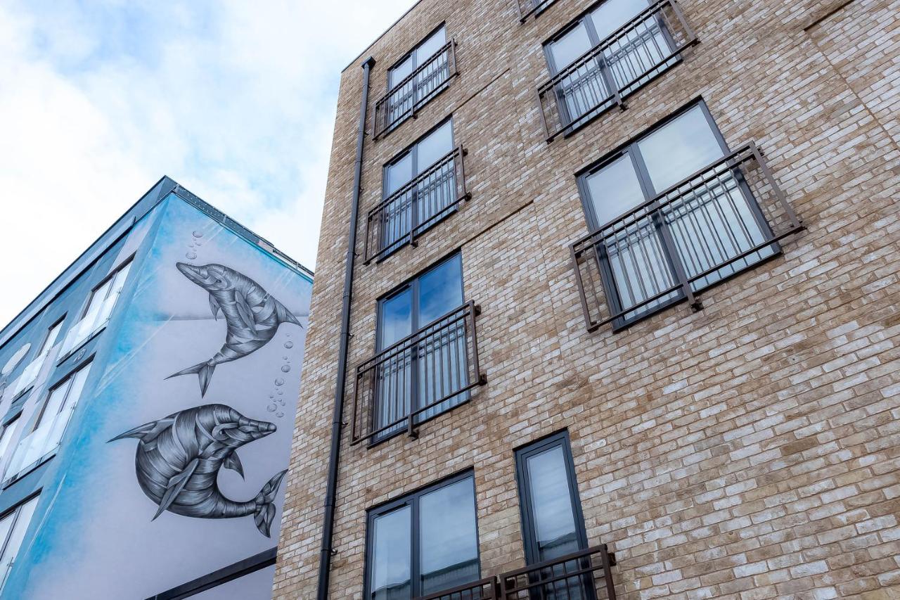 Luxurious Hackney Near Train Station * Londen
