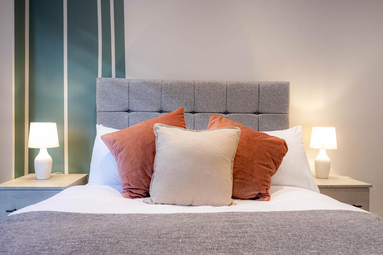 Luxurious Hackney Near Train Station Vakantiehuis Londen