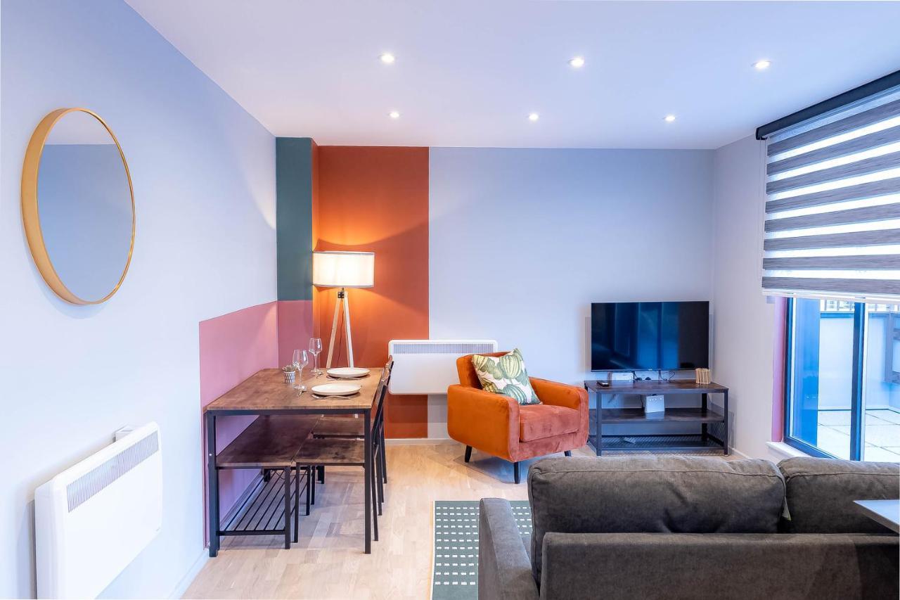 Luxurious Hackney Near Train Station * Londen