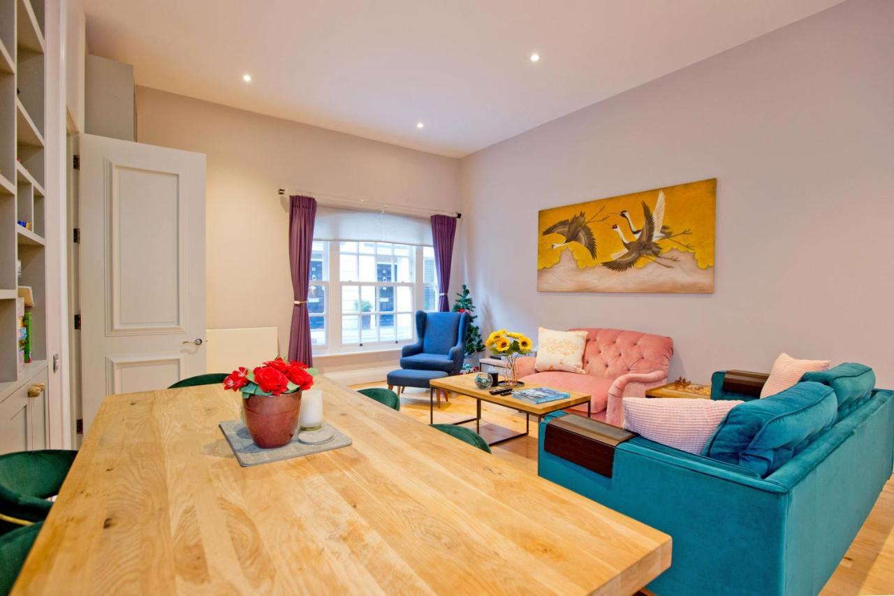 Apartamento 3 Bedroom Modern Mews House *