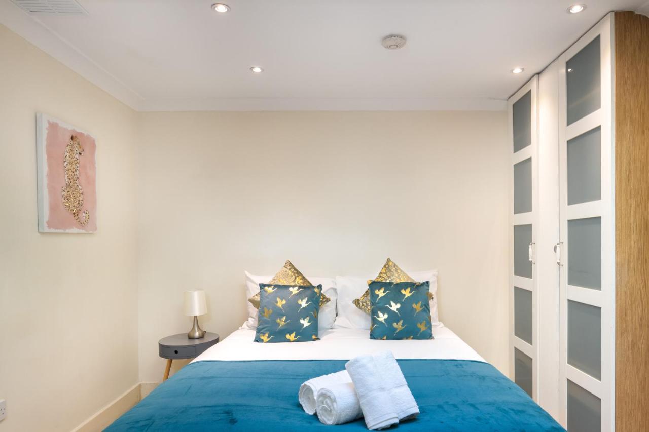 Stunning 3 Bed House With Garden