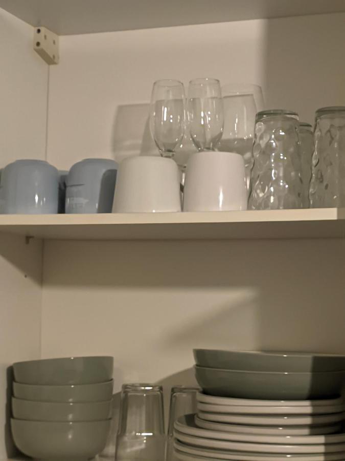 Private Rm In A 2 Bed Near 4 Train Stations Habitación en casa particular Londres