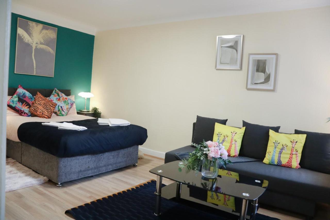Hyde Park Apartment *