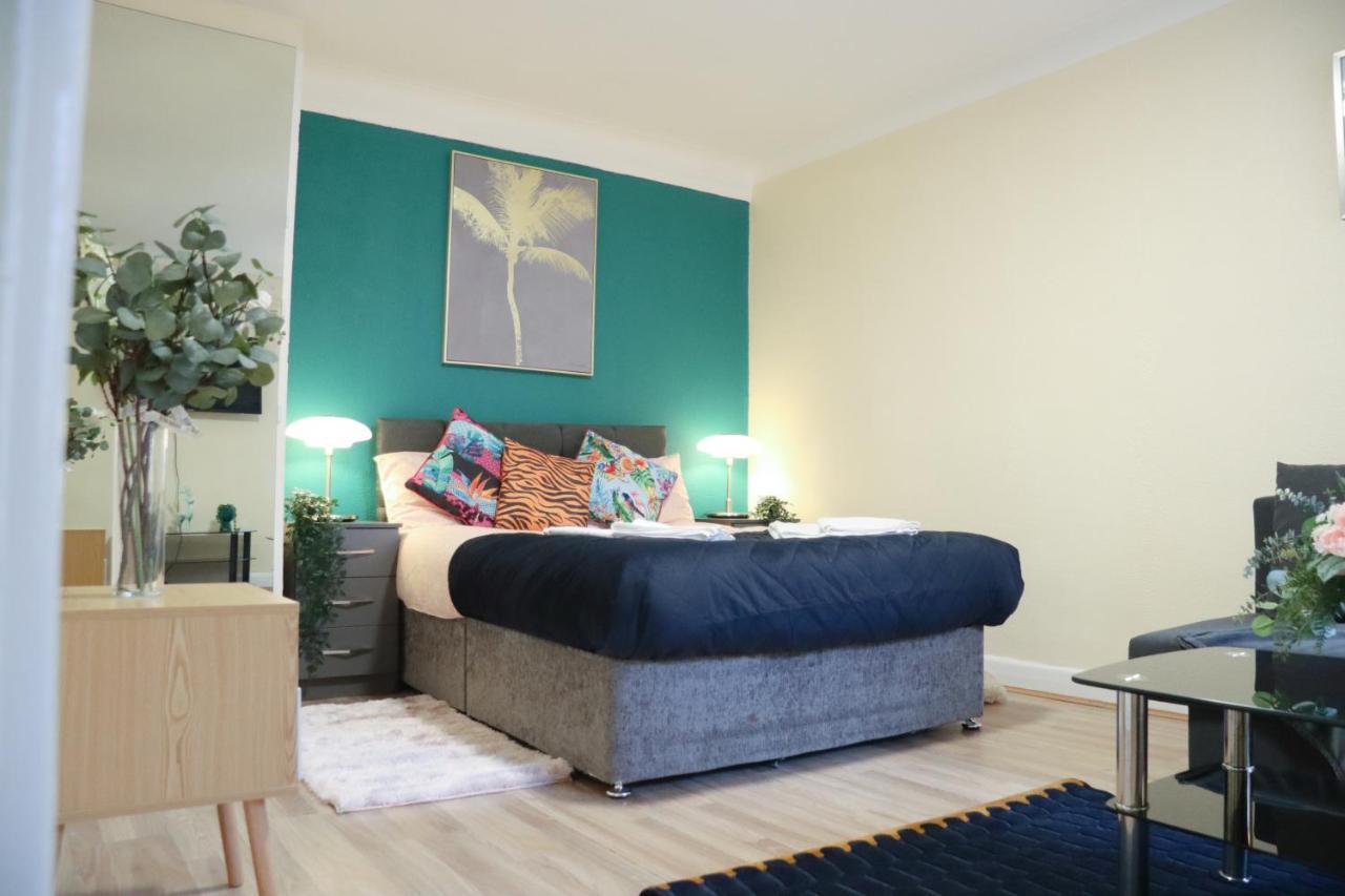 Hyde Park Apartment *