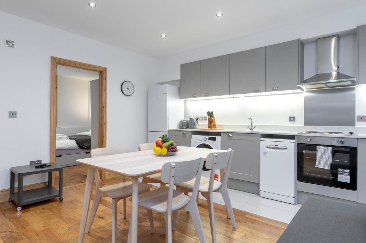 Brand New 1bed - Zone 1 - 4 Stations Nearby * London