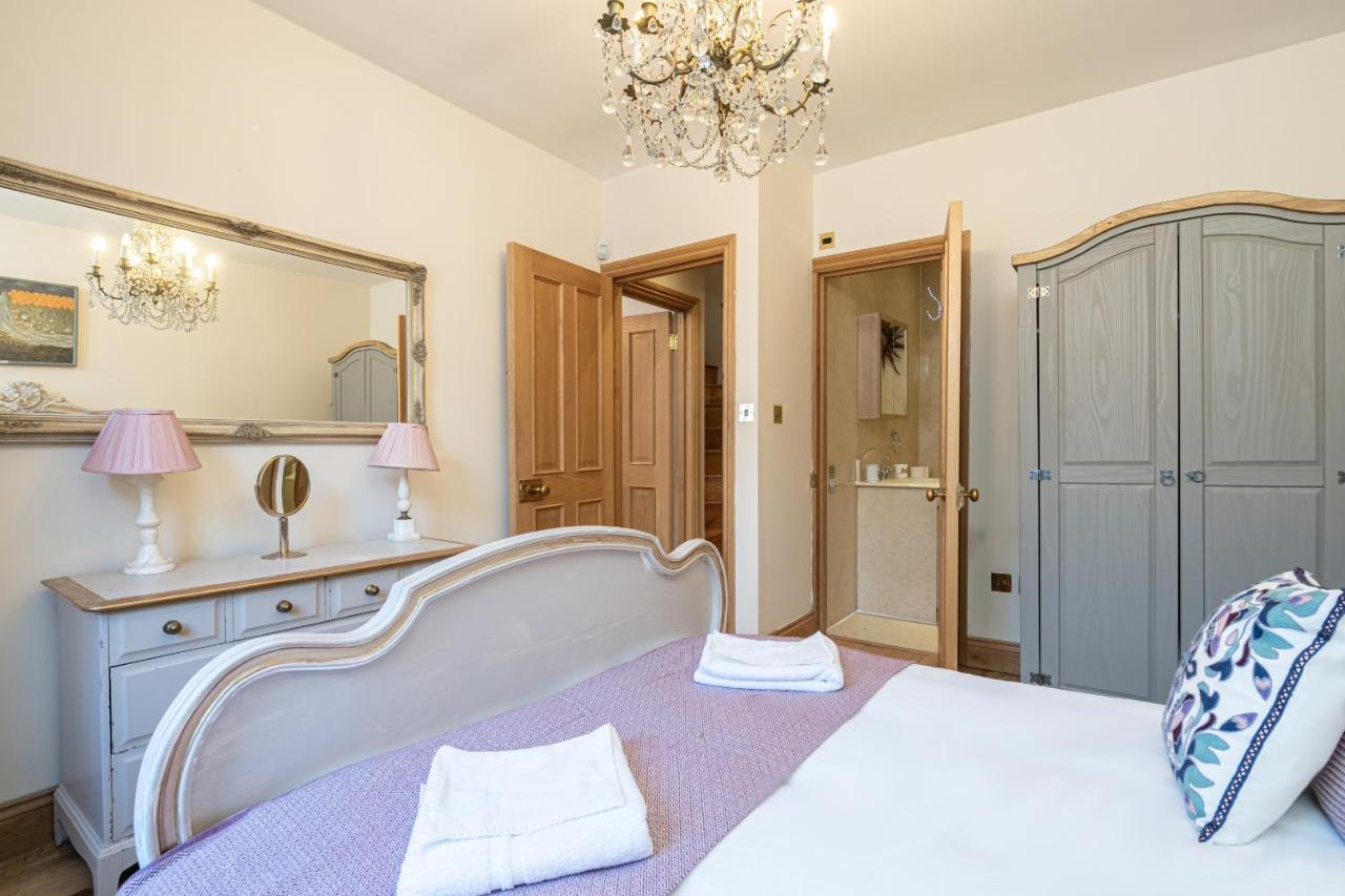 Stone Built Vintage Chic House In The Heart Of Knightsbridge Ferienhaus London