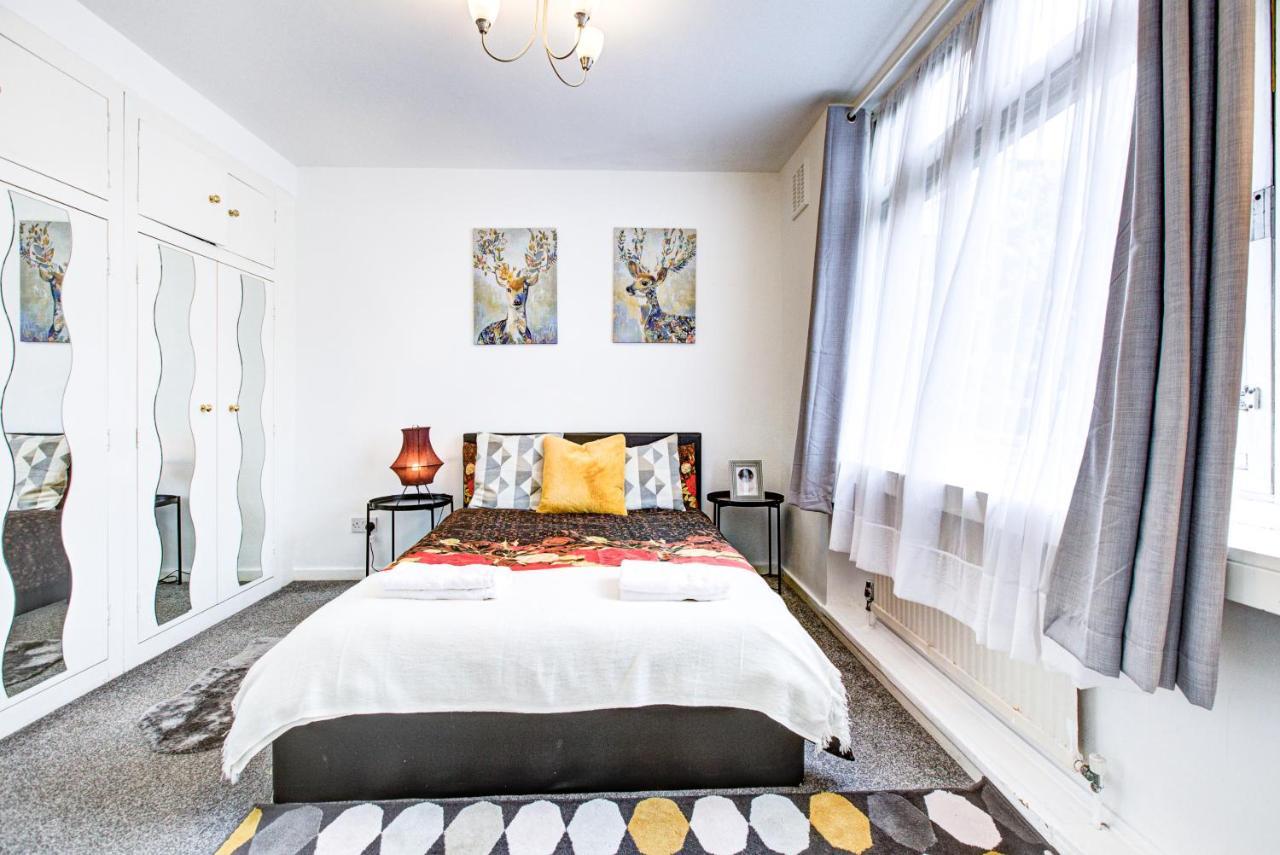 Gorgeous House 4 Bedrooms, 5-baths In Central Near Oxford Street Apartment