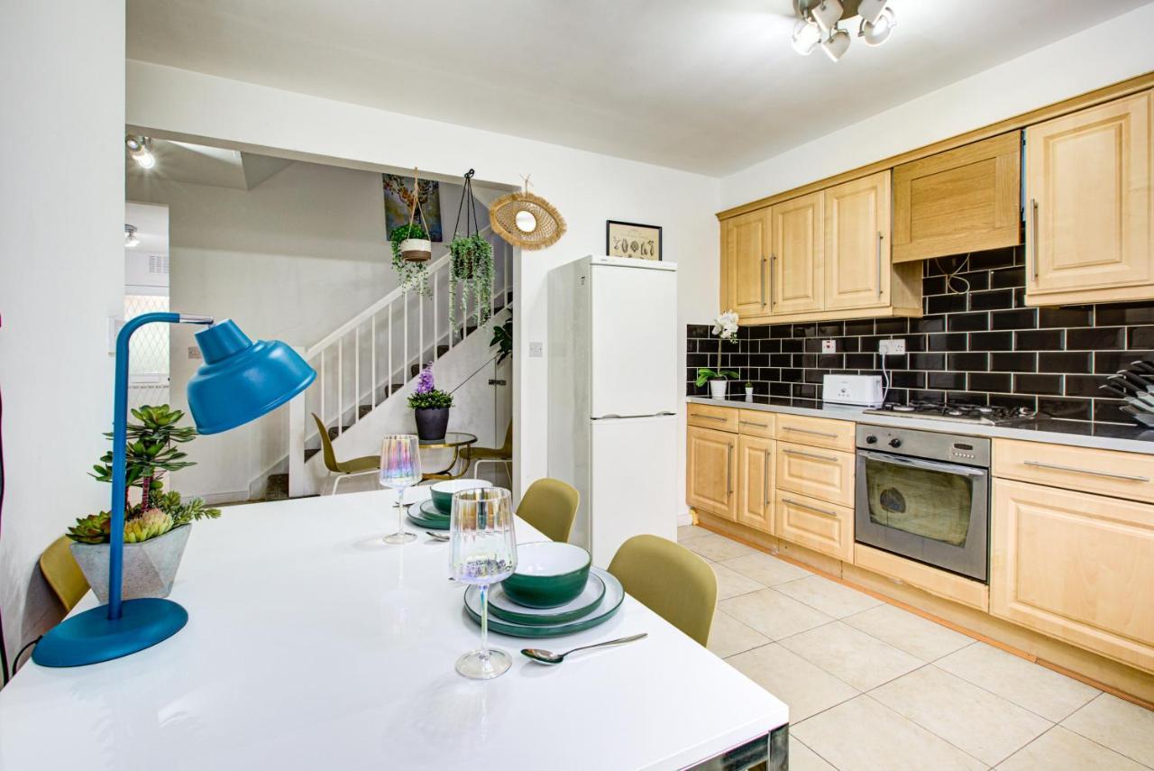 Gorgeous House 4 Bedrooms, 5-baths In Central Near Oxford Street