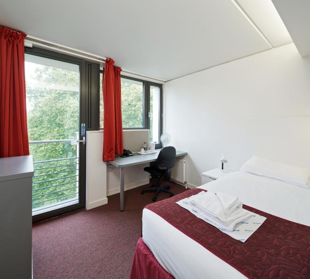 Princes Gardens Apartment