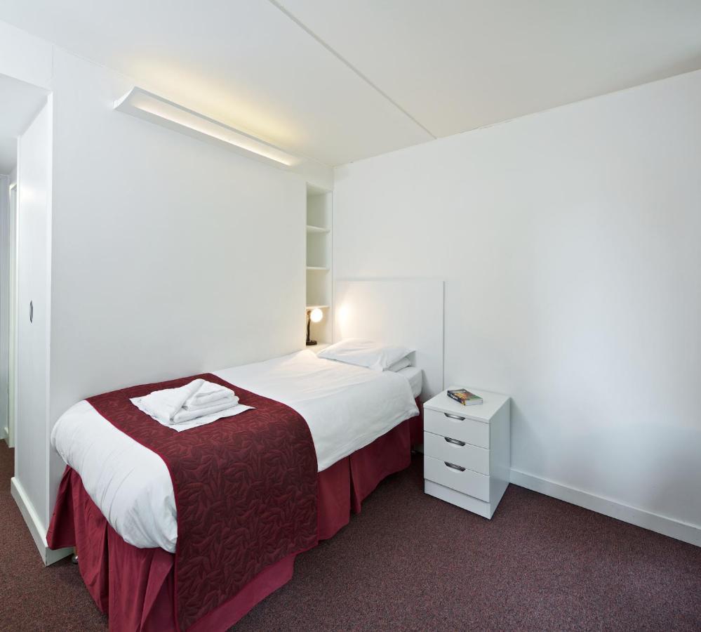 Princes Gardens Apartment *