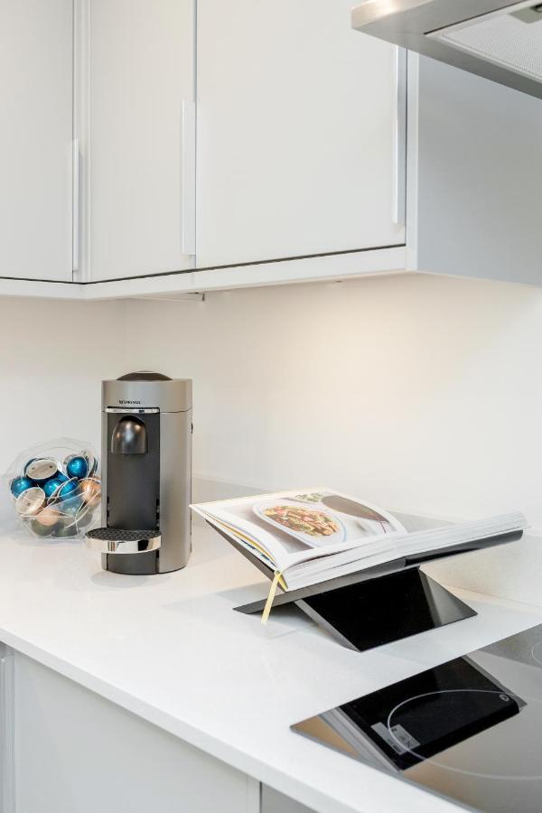 Luxury Mayfair Townhouse With A/c 3br 3ba