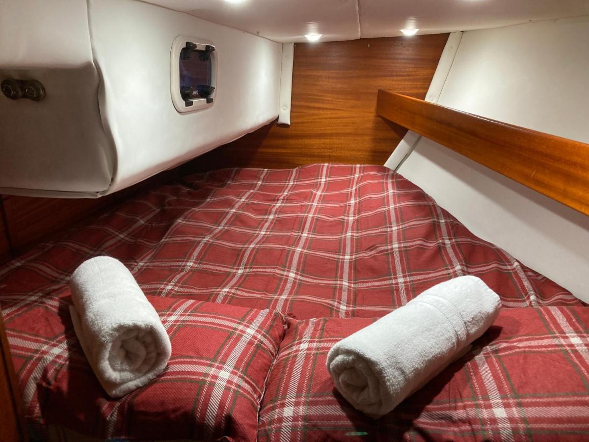 Entire Boat At St Katherine Docks 2 Available Select Using Options Botel Londen