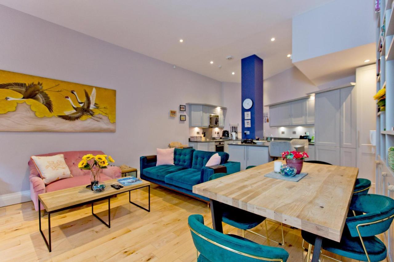 Apartamento 3 Bedroom Modern Mews House *