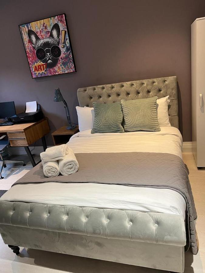 3 Bedroom Modern Mews House * Londres