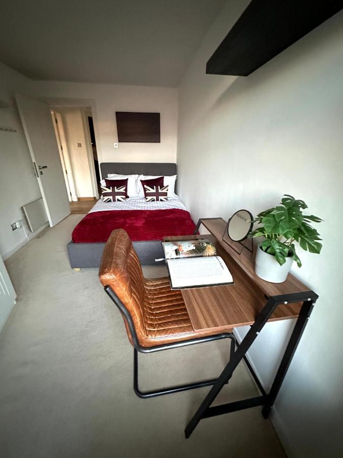 Deluxe Penthouse Riverside View 2 Bedroom Flat With Lift - Old Industrial Factory Warehouse * London
