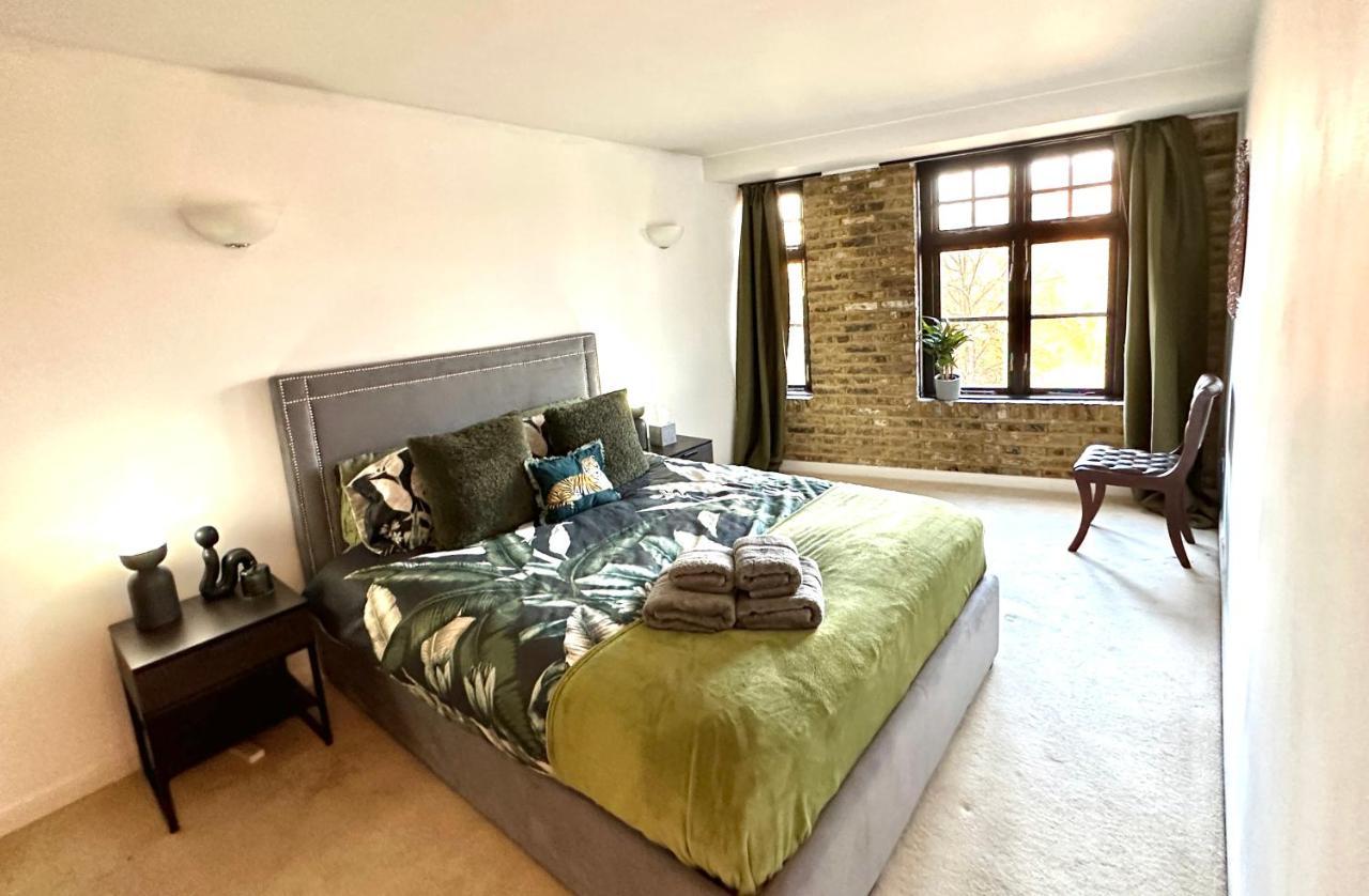 Apartment Deluxe Penthouse Riverside View 2 Bedroom Flat With Lift - Old Industrial Factory Warehouse London