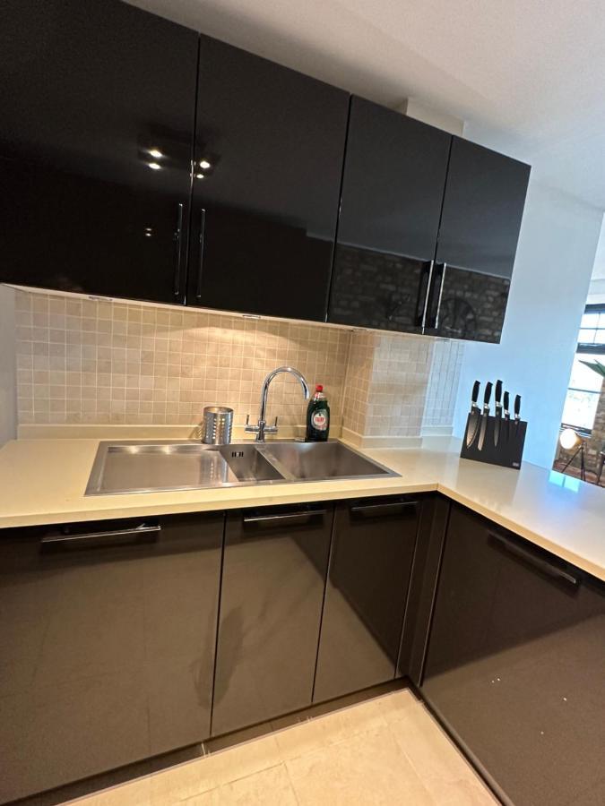 Apartment Deluxe Penthouse Riverside View 2 Bedroom Flat With Lift - Old Industrial Factory Warehouse London