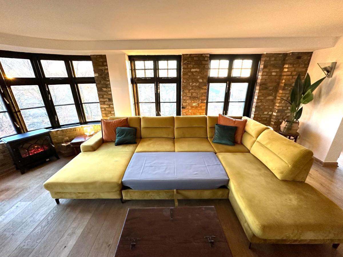 Deluxe Penthouse Riverside View 2 Bedroom Flat With Lift - Old Industrial Factory Warehouse
