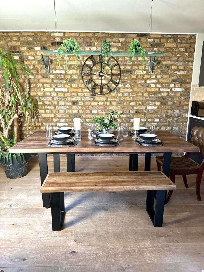 Apartment Deluxe Penthouse Riverside View 2 Bedroom Flat With Lift - Old Industrial Factory Warehouse London