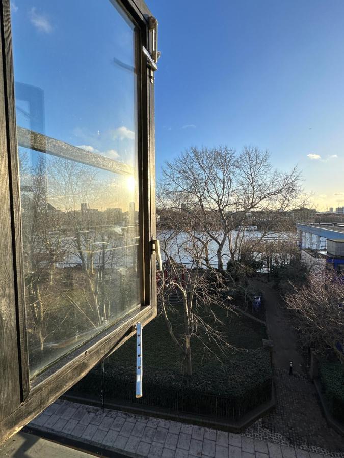 Deluxe Penthouse Riverside View 2 Bedroom Flat With Lift - Old Industrial Factory Warehouse *