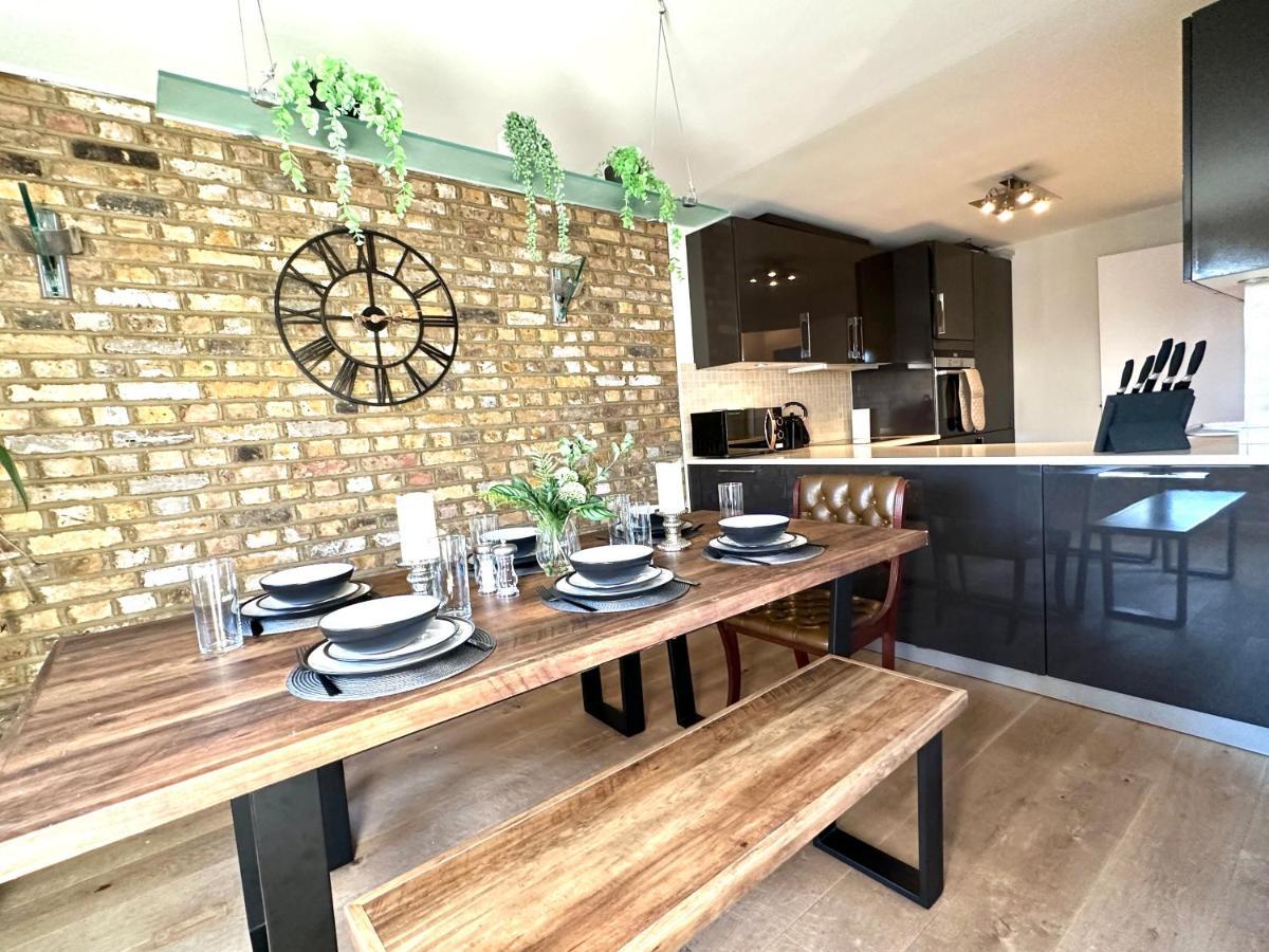 Apartment Deluxe Penthouse Riverside View 2 Bedroom Flat With Lift - Old Industrial Factory Warehouse London
