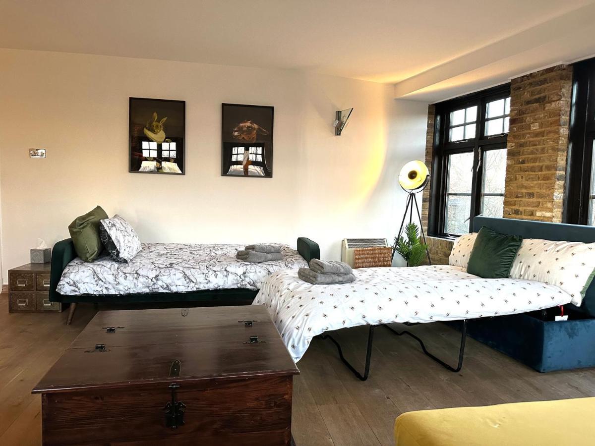 Deluxe Penthouse Riverside View 2 Bedroom Flat With Lift - Old Industrial Factory Warehouse Apartment *
