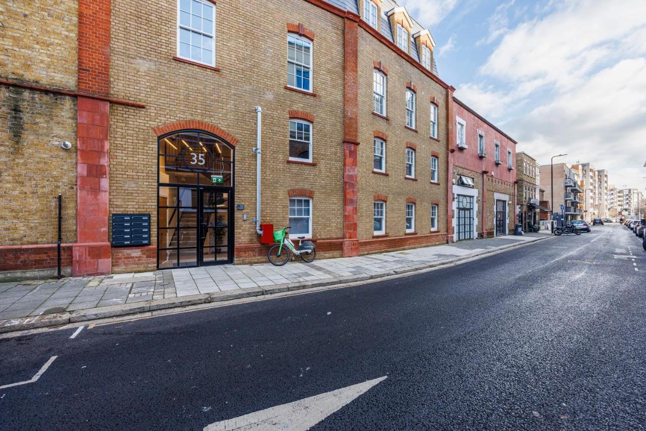 Apartment Luxury Spacious 2 Bed Apartment, - Sk London