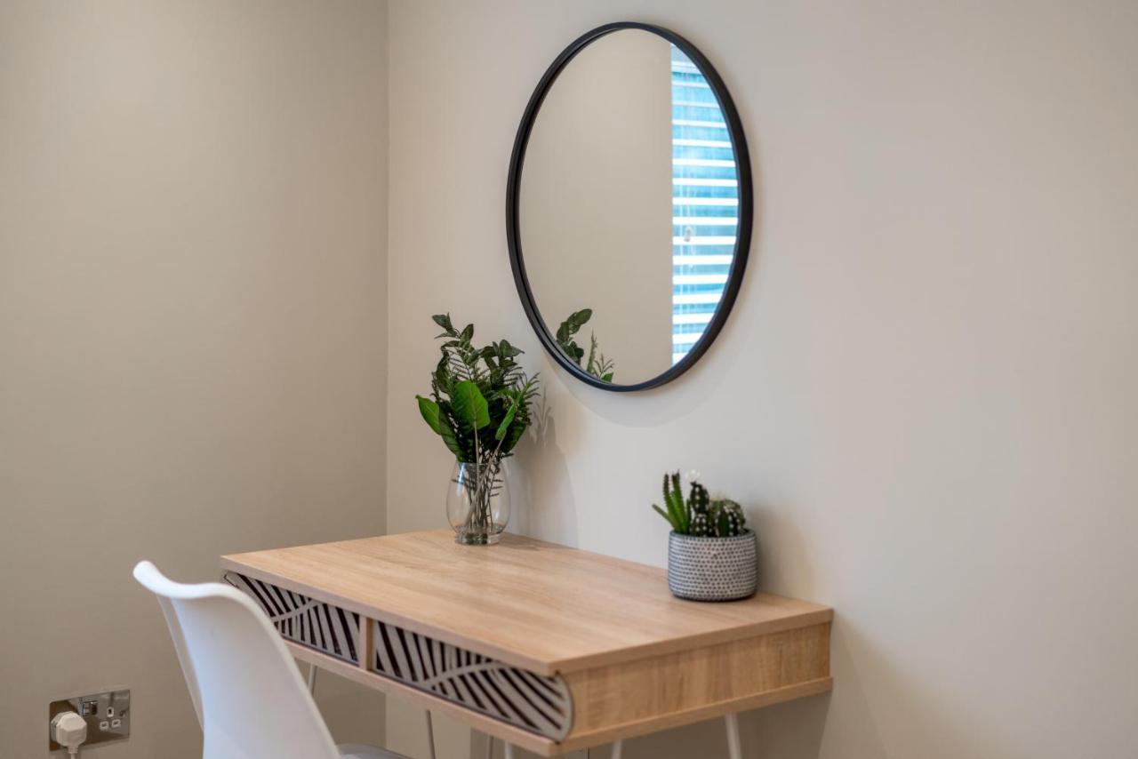 Westfield 2 Bedroom Near Notting Hill * London