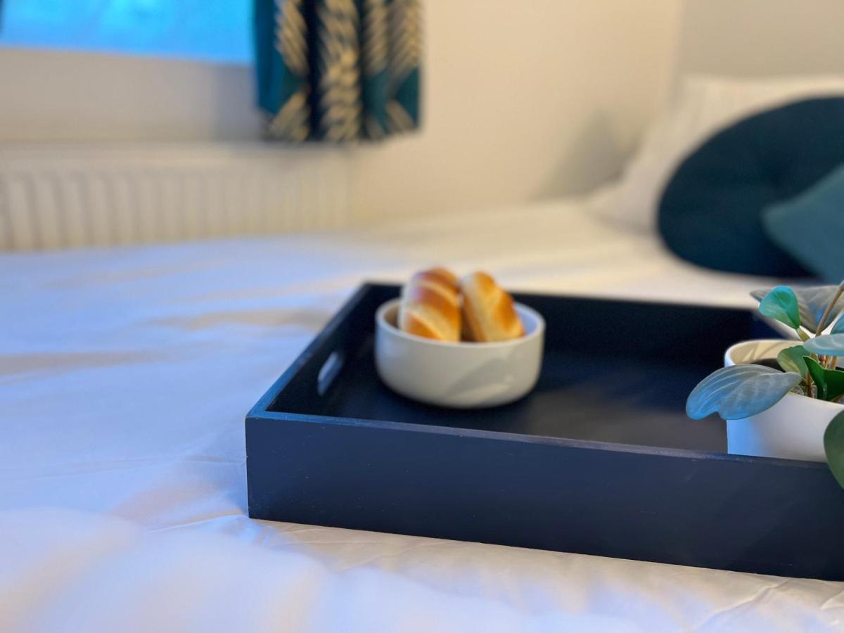 Cosy Trio: Flexible Near Mall With Parking *