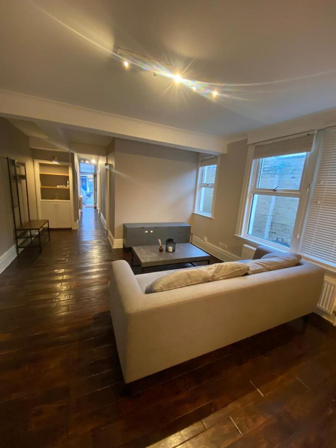 Spacious 2-bed * London