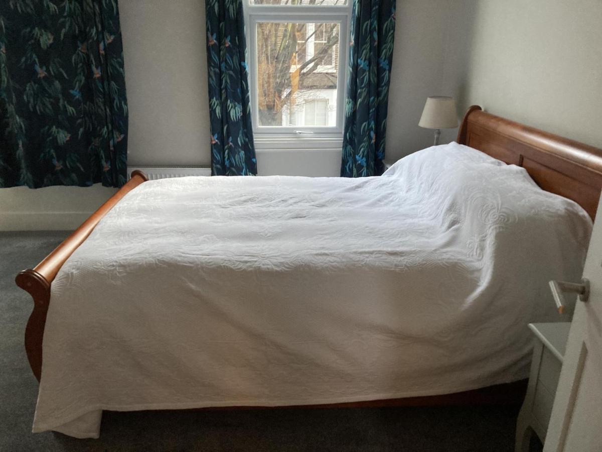 Very Large And Splendid Terrace House In Holiday home London