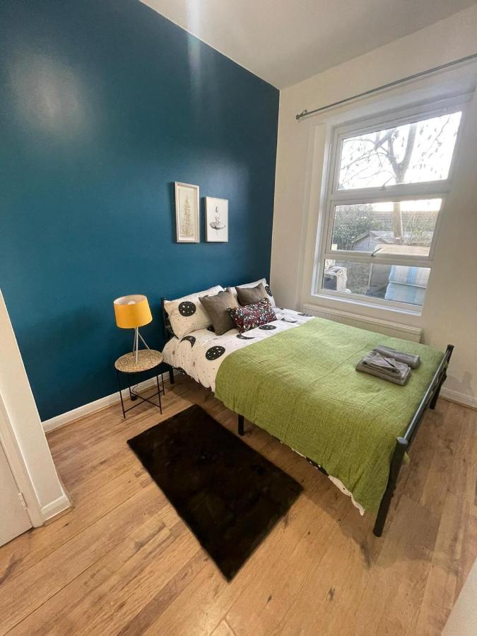 Contemporary Private Near Central * London