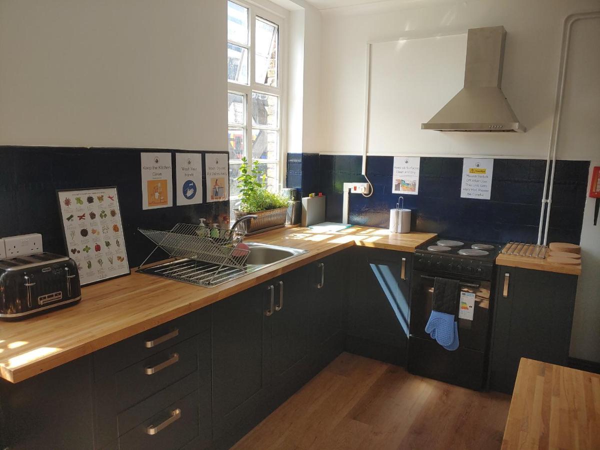 The Walrus Bar And Hostel London