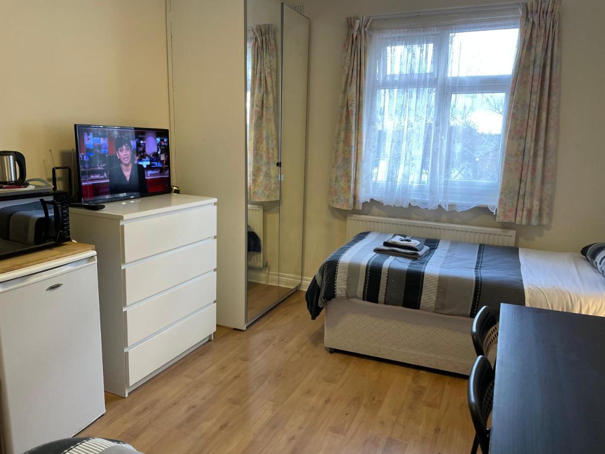 Gladstone Guest house 3*