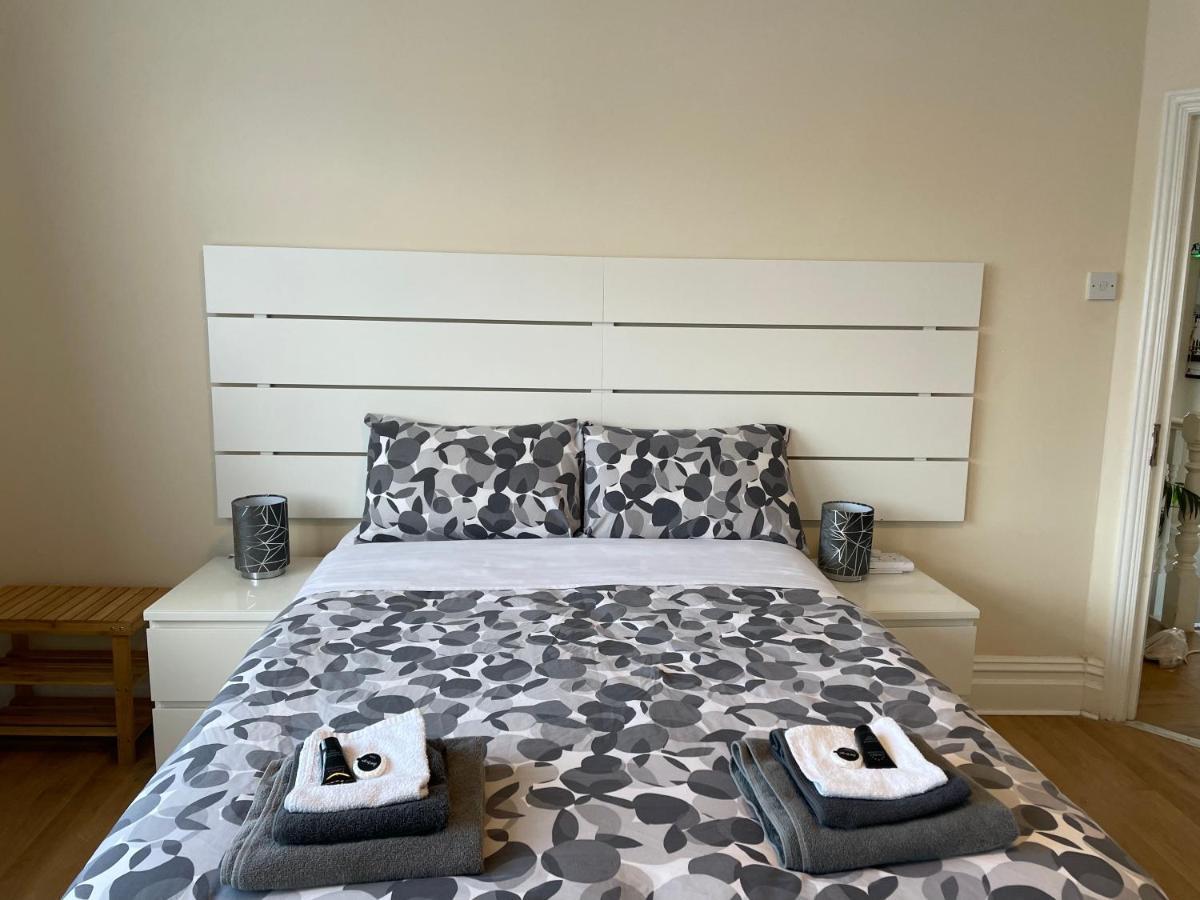 Gladstone Guest house London