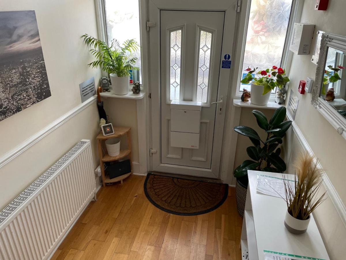 Gladstone Guest house London