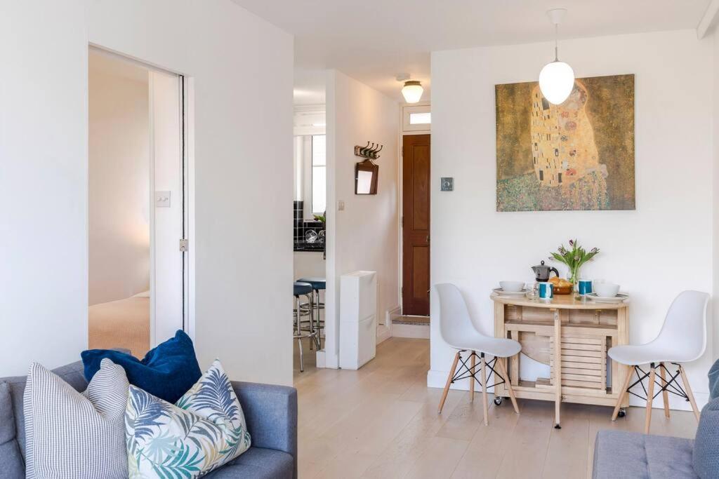 The Clarence, Central W/ Wifi Appartement