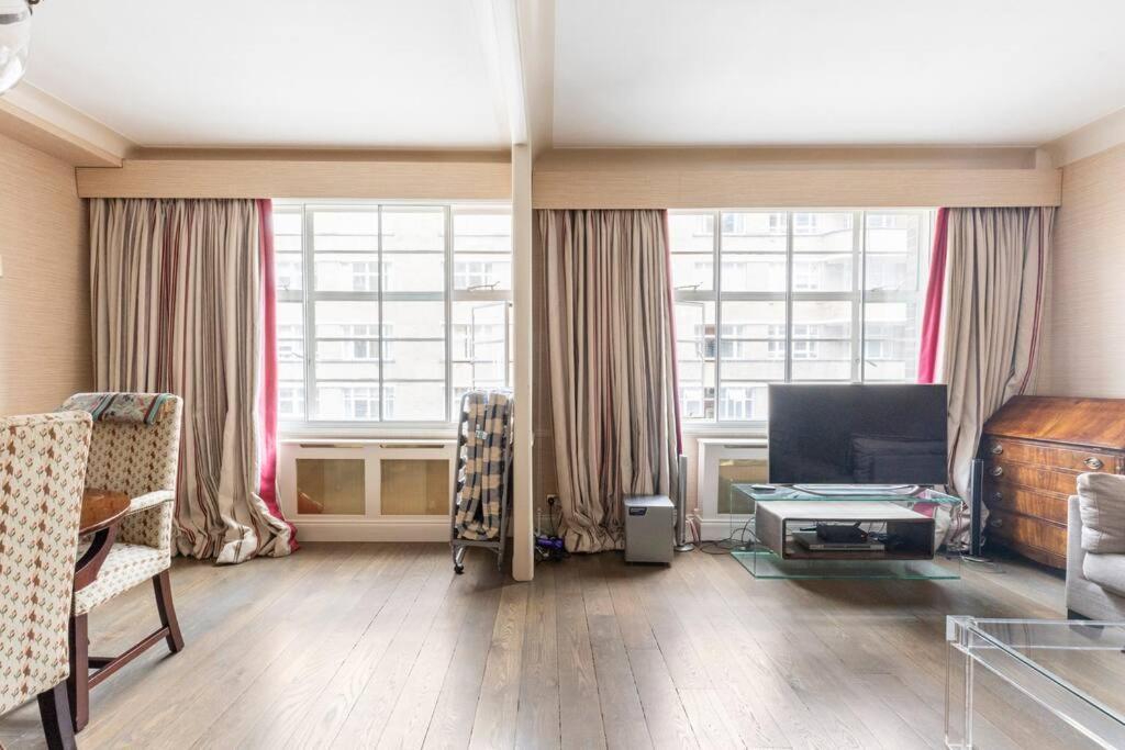 Luxurious Warm Of 70m2 On Sloane Street Apartment London