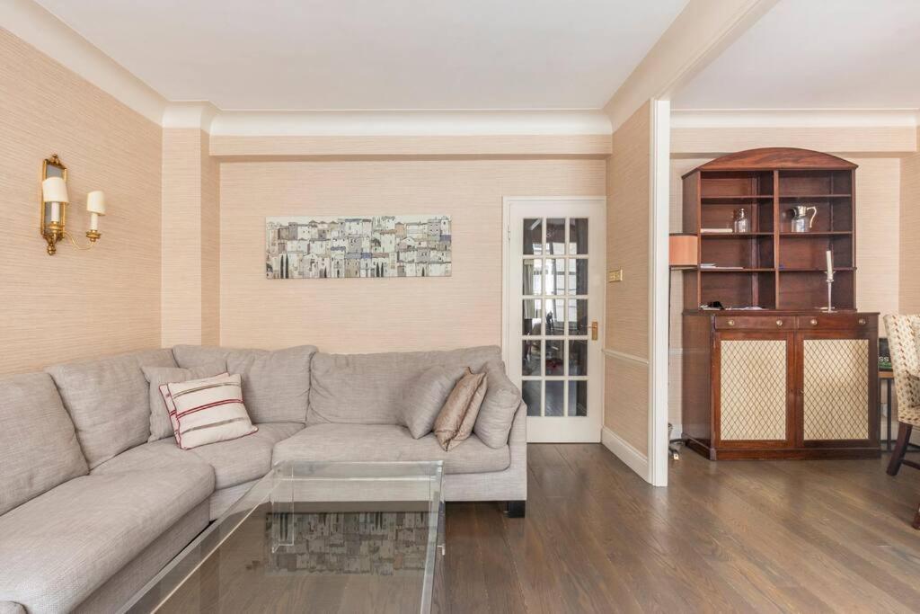 Apartment Luxurious Warm Of 70m2 On Sloane Street