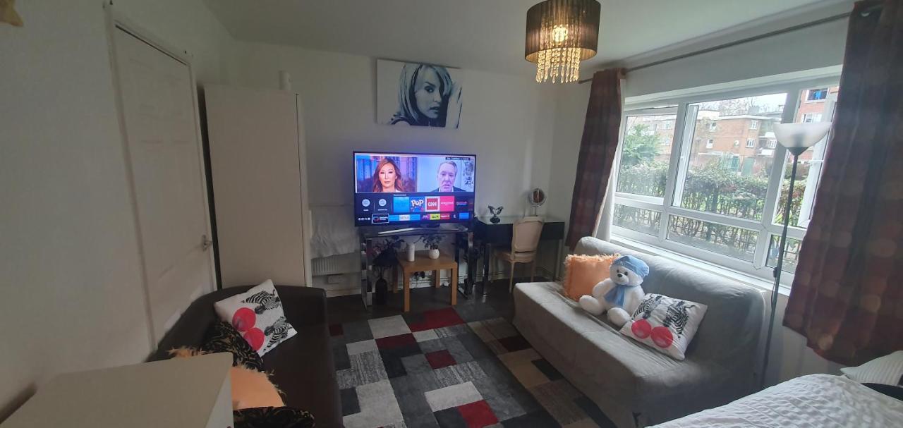 Stockwell Shortlet Apartment *