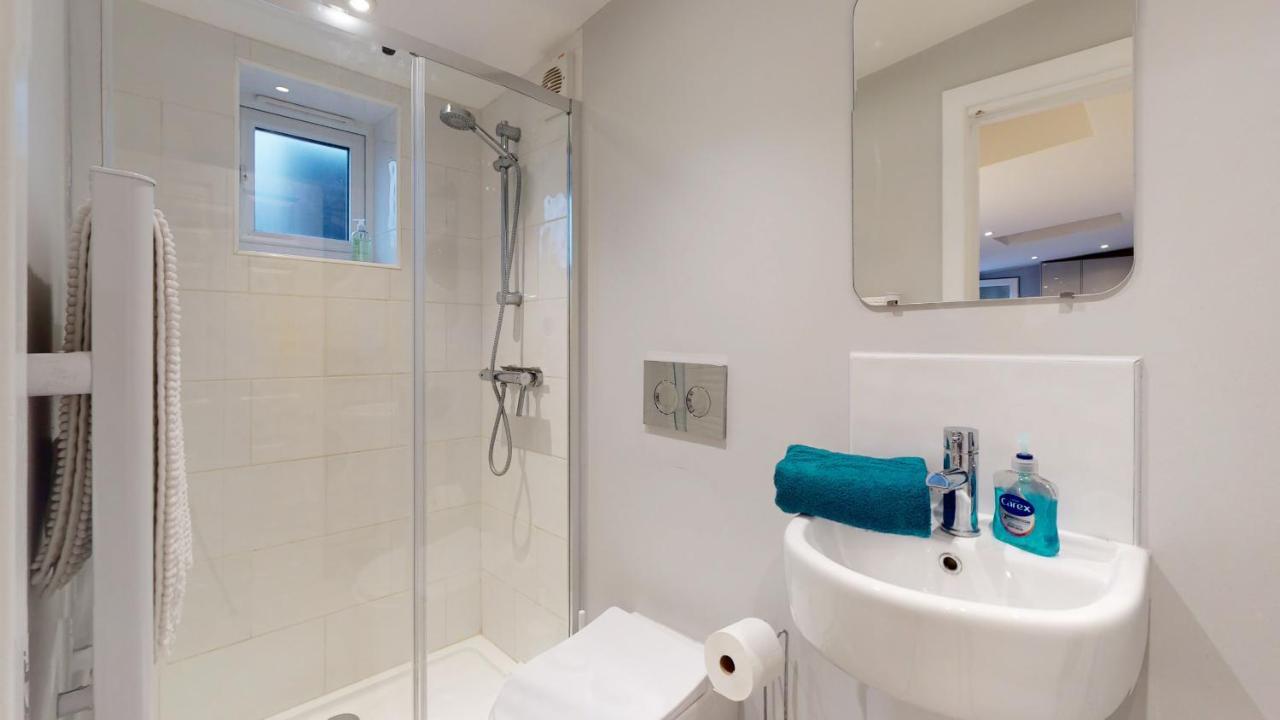 Wimbledon Apartment *