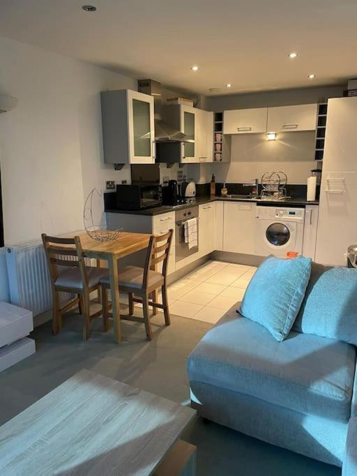 1 Bedroom Royal Docks Apartment