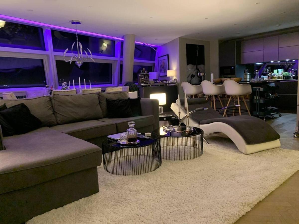Charming 2-bed In Apartment *