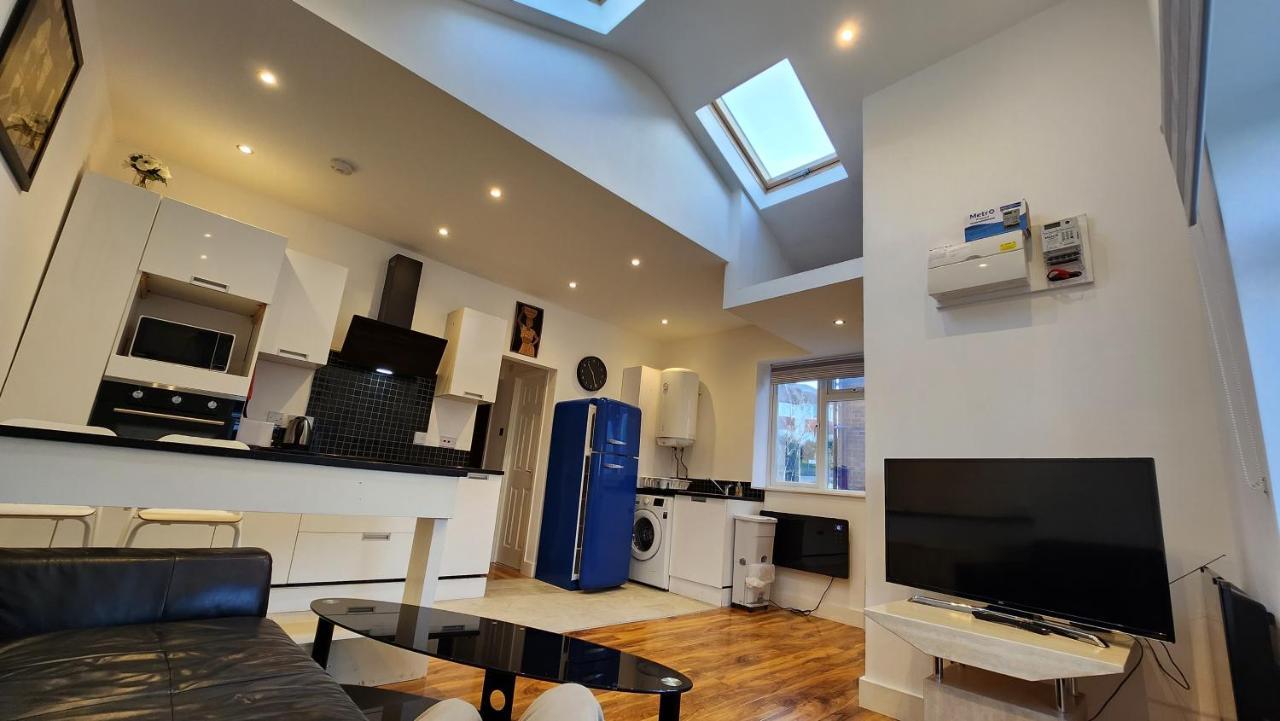 Residential Quarters, The Bungalow - Shooters Hill * London