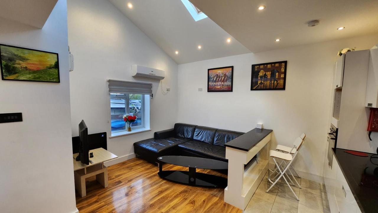 Residential Quarters, The Bungalow - Shooters Hill Holiday home