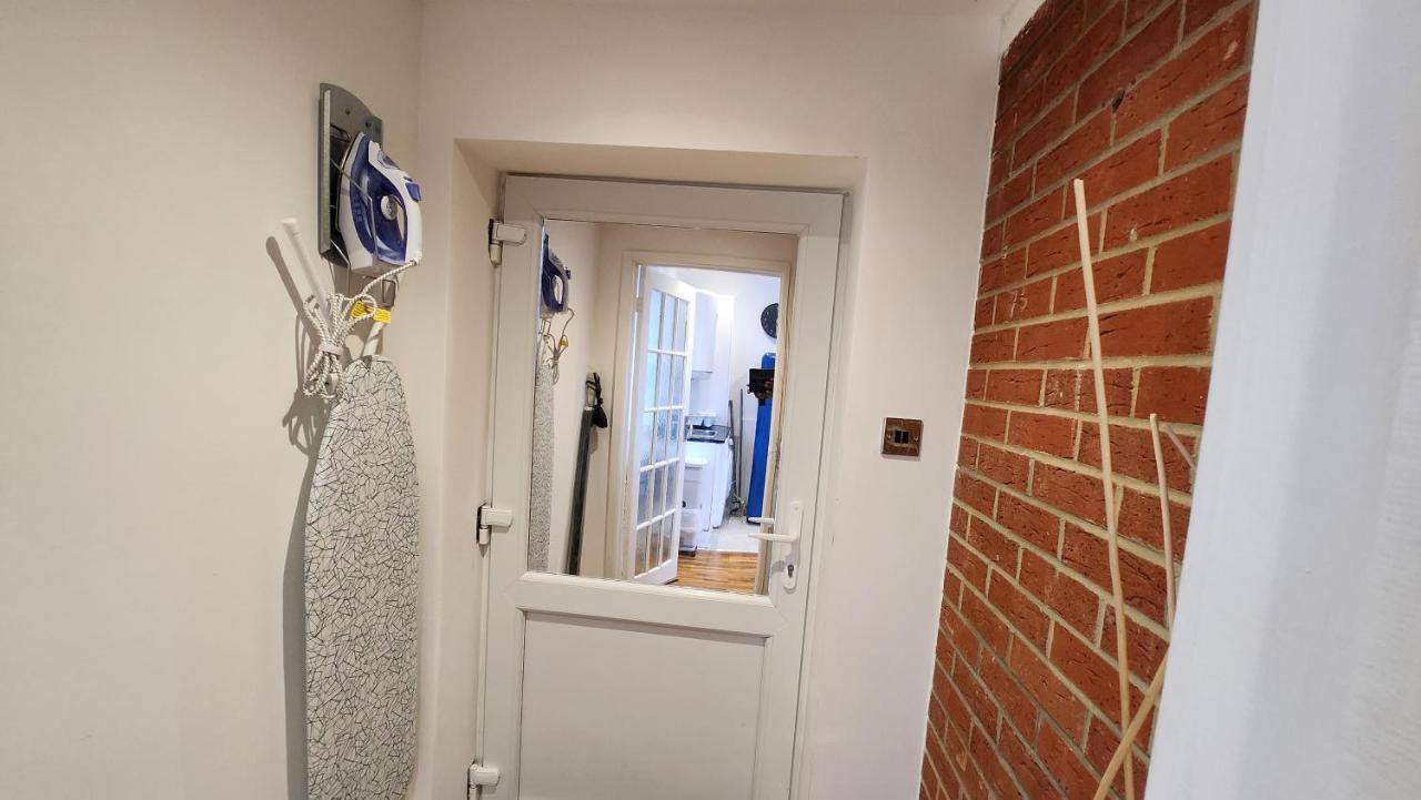 Residential Quarters, The Bungalow - Shooters Hill Holiday home *