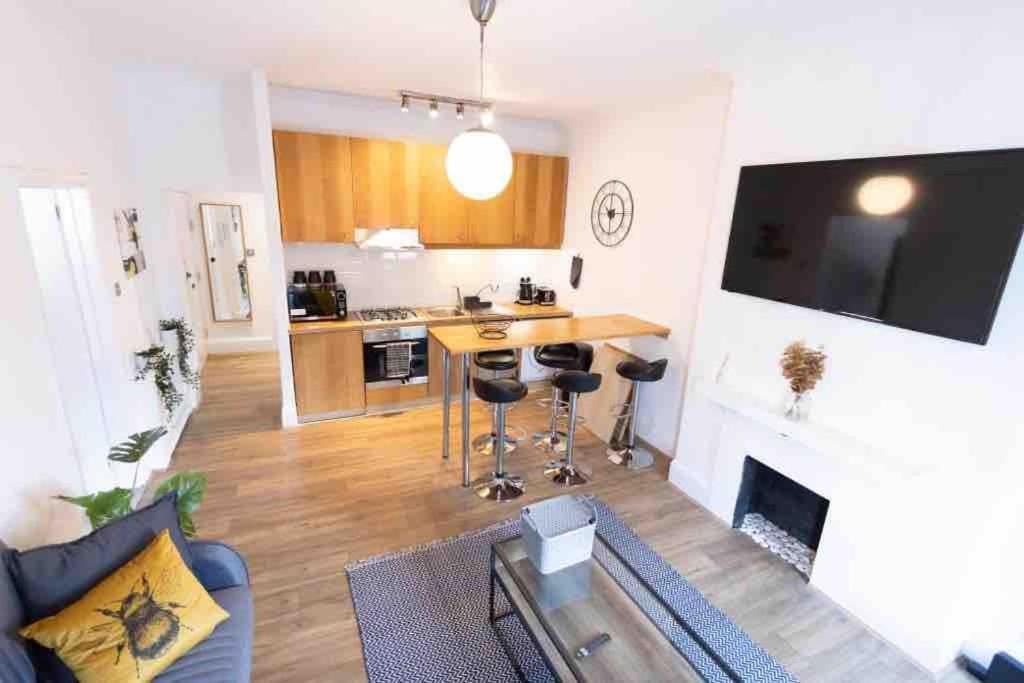 Lovely 2 Bedroom In Chelsea Sw3 Apartamento
