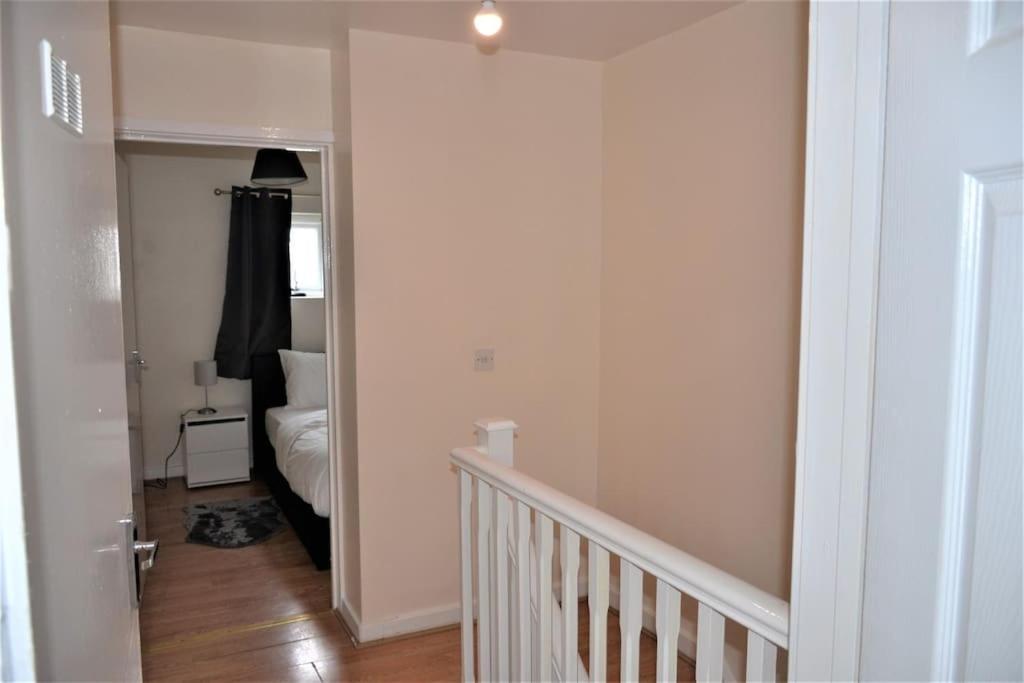 4 Bedroom House * London